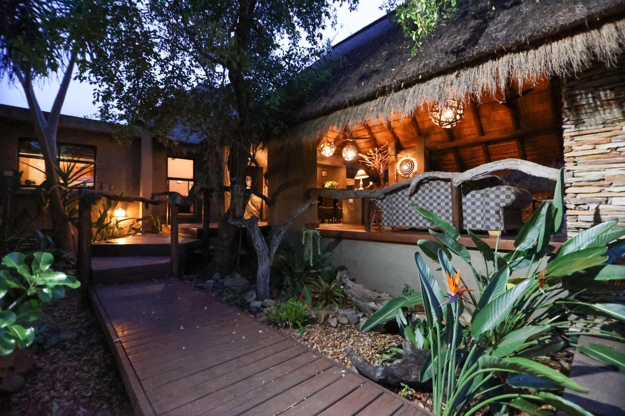 Call Of The Wild Lodge Hoedspruit Exteriör bild