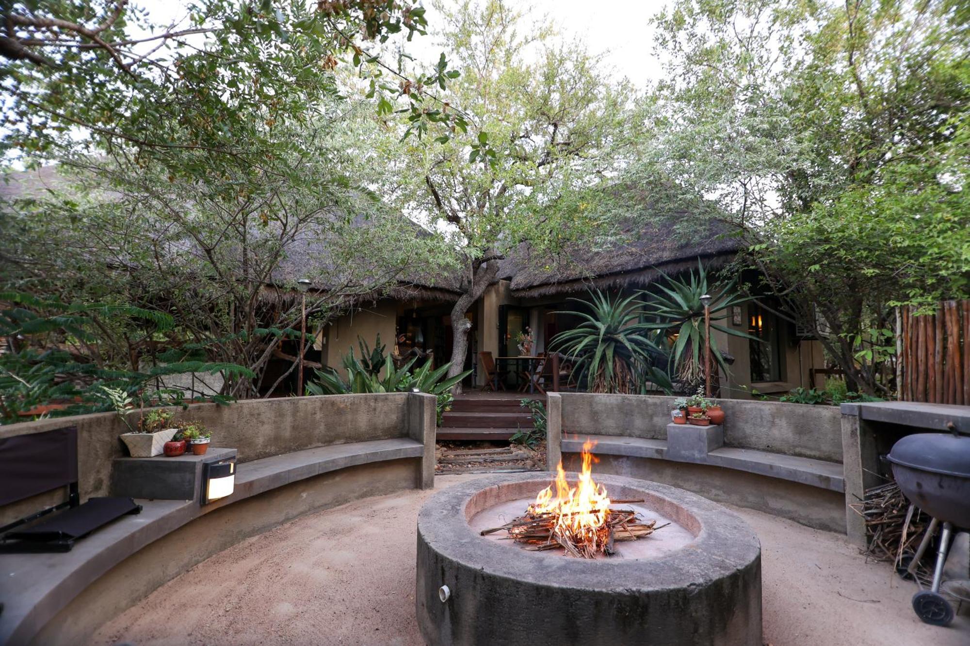 Call Of The Wild Lodge Hoedspruit Exteriör bild