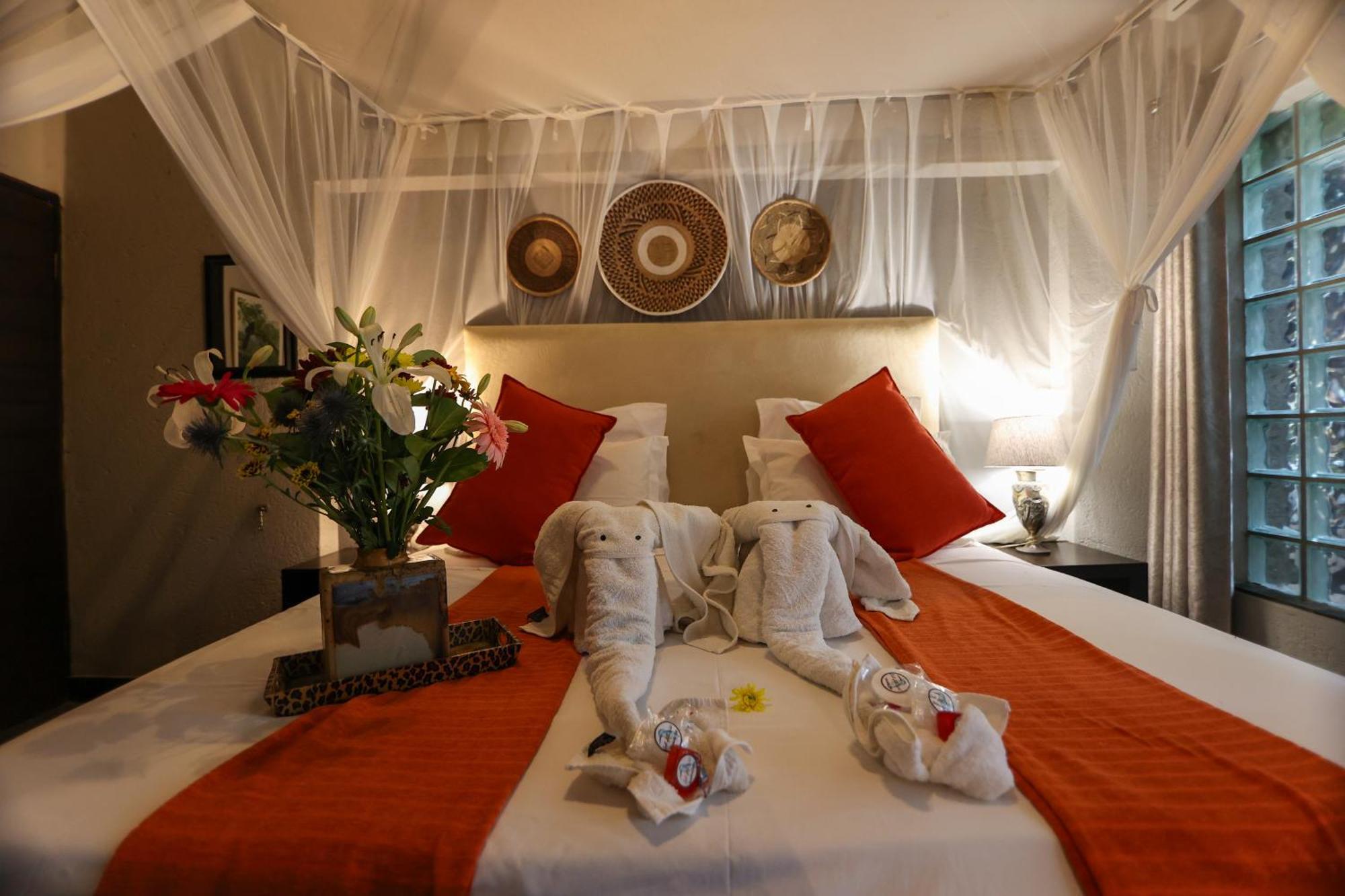 Call Of The Wild Lodge Hoedspruit Exteriör bild